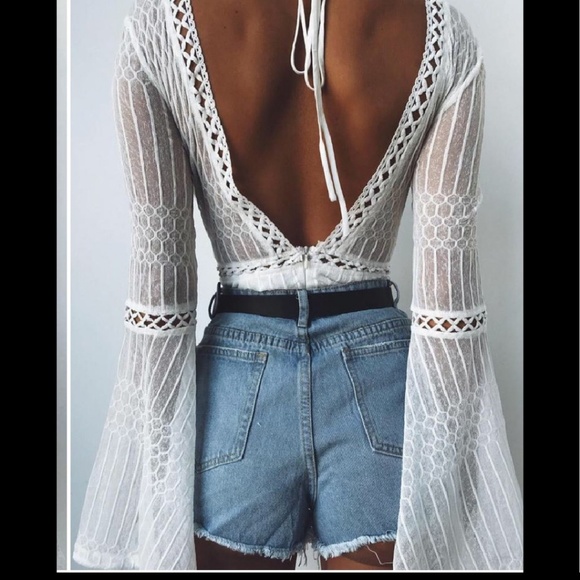 5 ✨RATED*SALE* Gorgeous bodysuit with bell sleeves - Picture 4 of 8